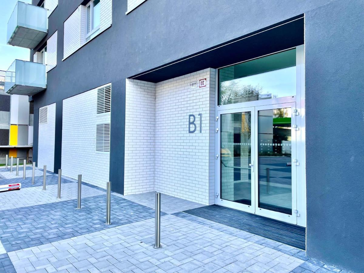 Arenas Bratislava Exterior foto